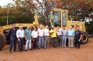 Prefeito entrega Motoniveladora 