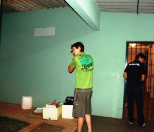 Japo saido da cela da delegacia para ir no local do crime