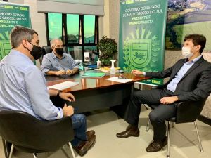 Secretrio Eduardo Riedel, governador, prefeito e vereadores