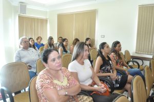 Servidores acompanhando a votao do projeto de reajuste salarial