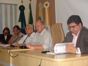 Prefeito Baird, fazendo explanao do oramento