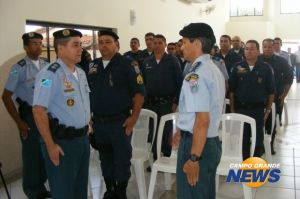 Tenente (a esquerda) no dia 9 de setembro, quando assumiu comando em Cassilndia