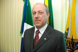 Prefeito Jesus Queiroz Baird, (PMDB)