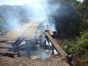 Ponte sobre o rio Jauruzinho  26 KM de Figueiro 