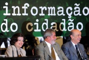 A ministra-chefe da Casa Civil, Dilma Rousseff, o presidente Luiz Incio Lula da Silva e o governado