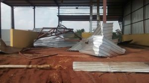 Barrao destruido pelo vendaval
