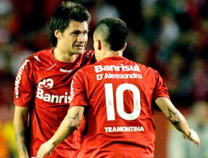 Rafael Sbis se emociona aps empatar a final no Beira-Rio (Foto: agncia Reuters)